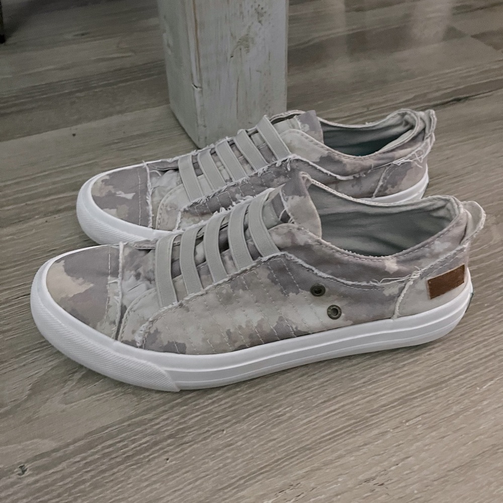 Blowfish camo shoes/8